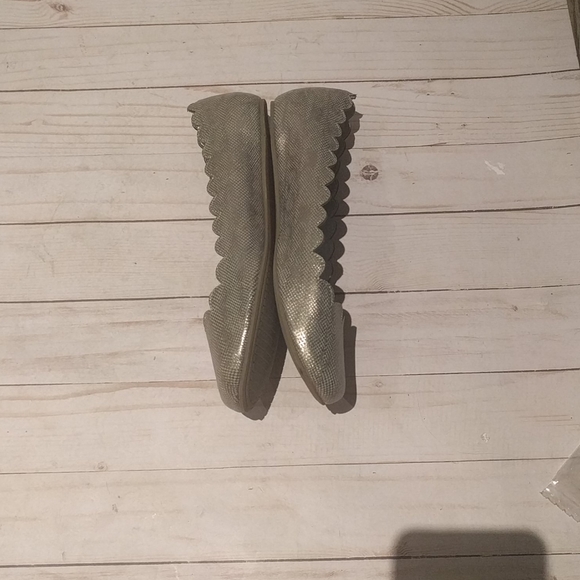 🌺🌸Nice silver flats by unlisted 🍀🌺🌸 - Picture 6 of 7